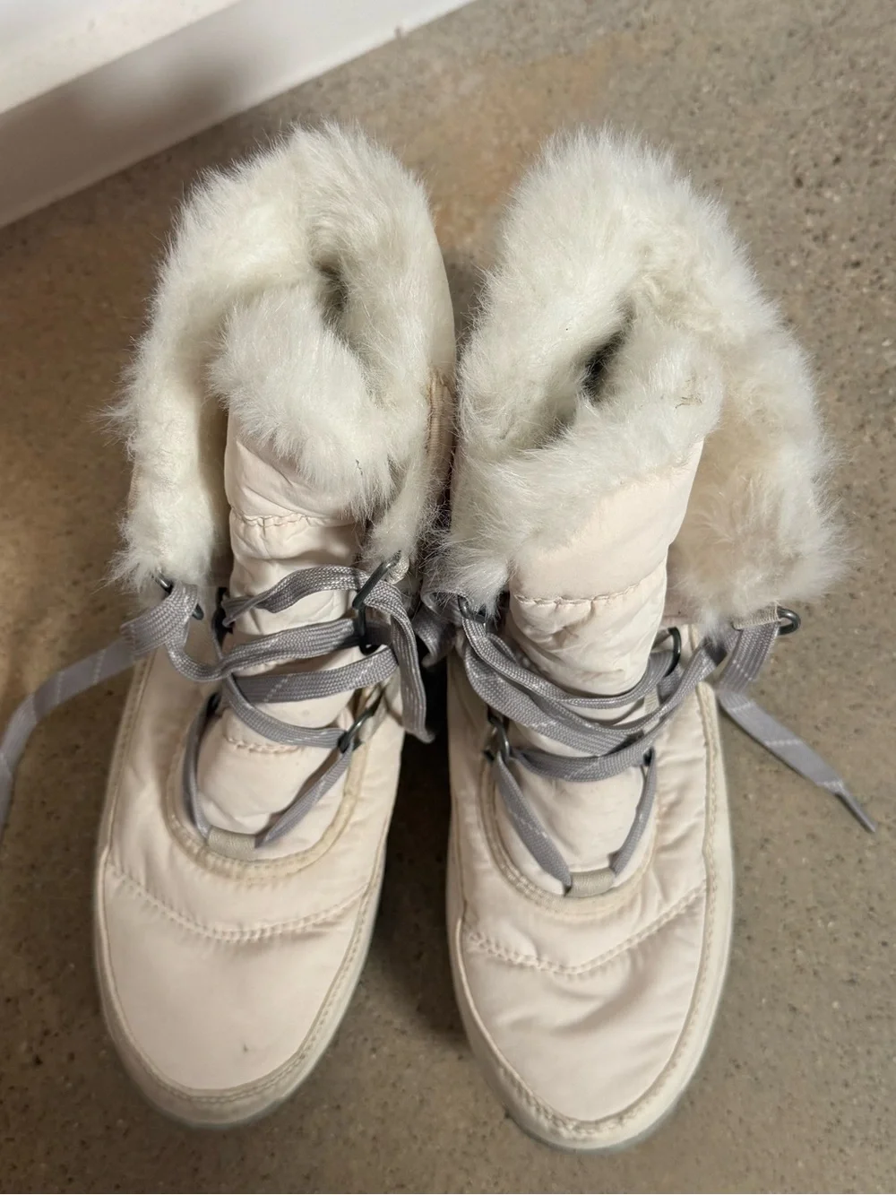 Sorel Women's Cream Lace-Up Faux Fur Winter Boots